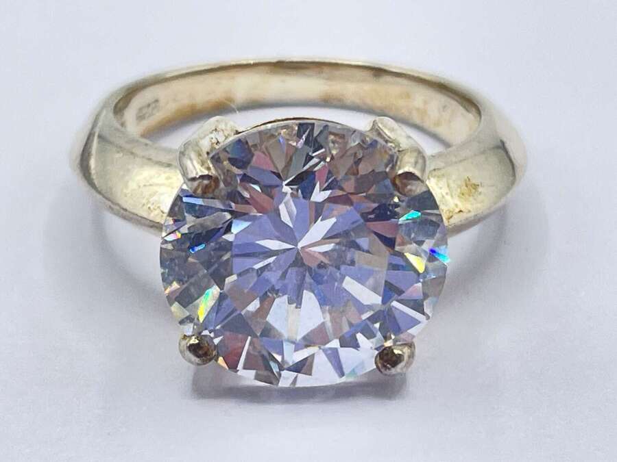 Beautiful Vintage Sterling Silver & Large Faceted Cubic Zirconia Ring Size M 1/2