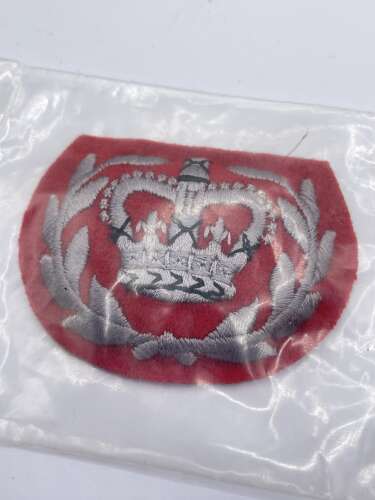 Post WW2 Unissued Qarnns Warrant Officer Class 2 (WO2) Crown and Wreath Patch