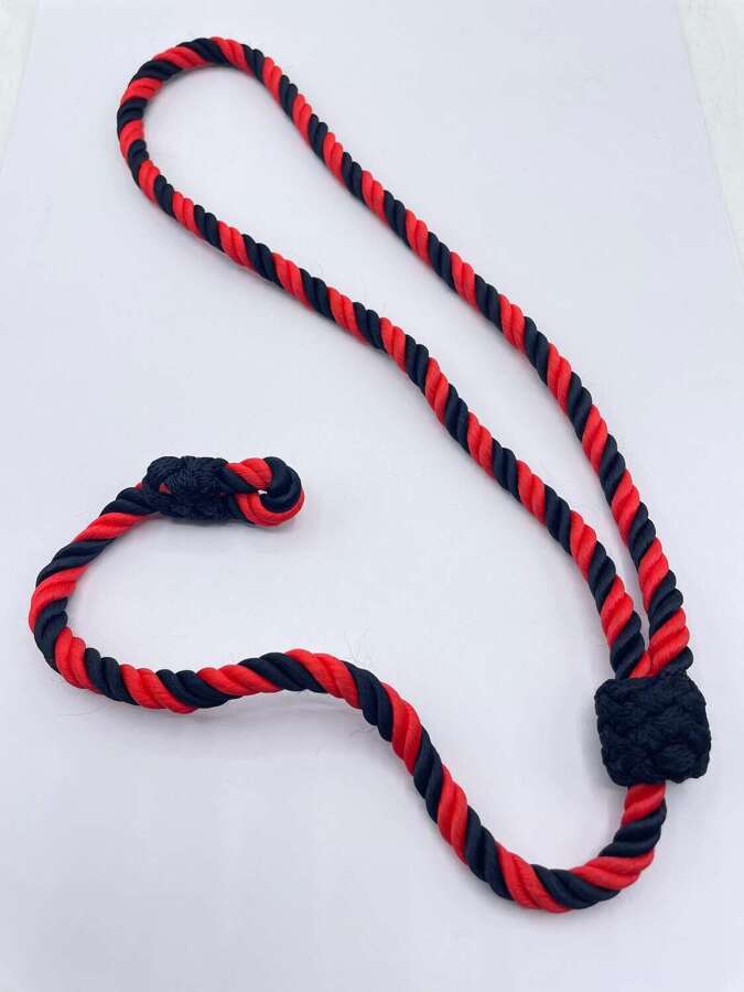 Early Post WW2 British Royal Anglian Regiment Black & Red Lanyard