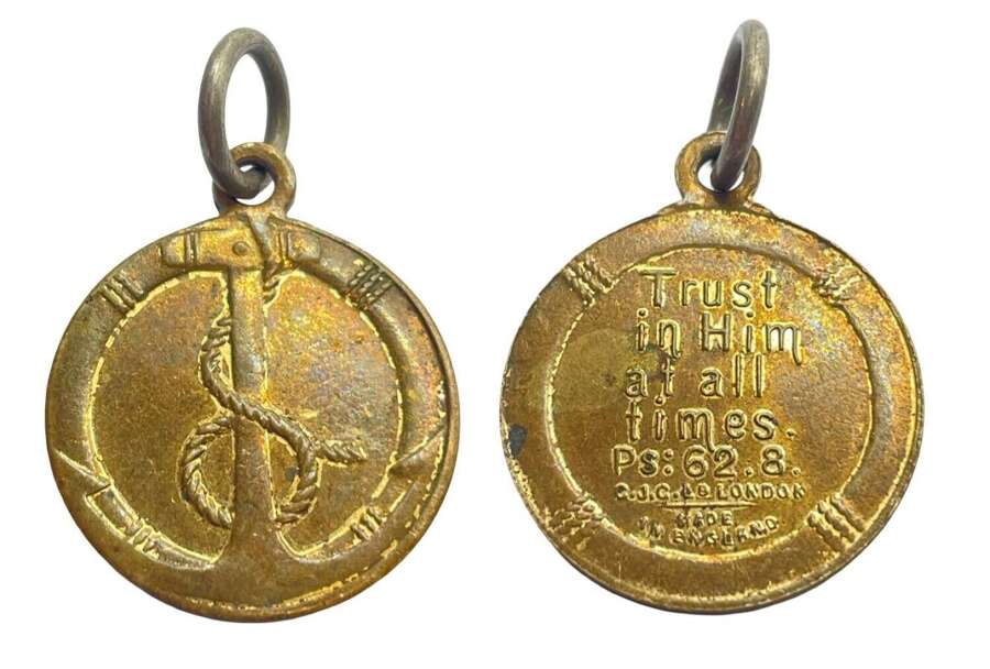 WW1 Period British Royal Navy Religious &ldquo;Trust In Him At All Times&rdquo; Pendant