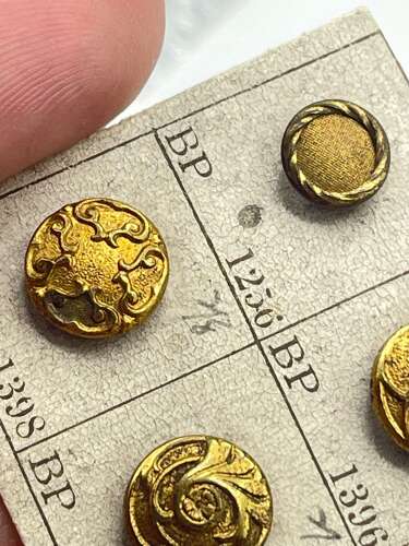 Beautiful Antique Gilded “Australian Tiny Samples” Salesman’s Buttons On Card
