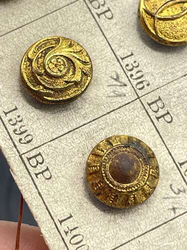 Beautiful Antique Gilded “Australian Tiny Samples” Salesman’s Buttons On Card